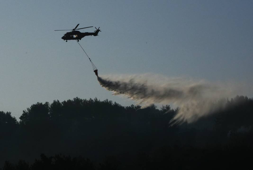 Bornova’daki orman yangını 23 saat sonra kontrol altına alındı 45